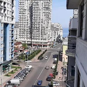 Апартаменты на явахишвили, 3